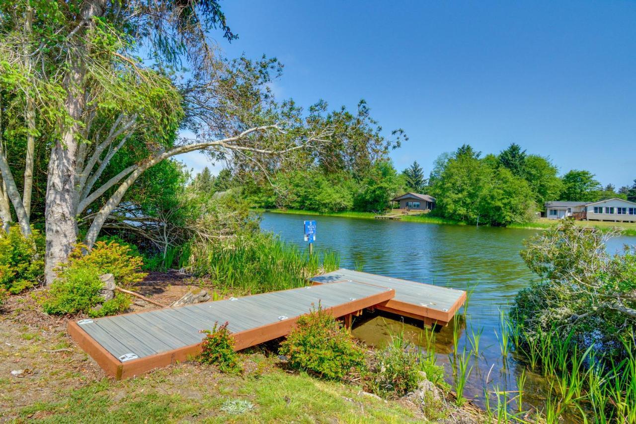 Canal Cottage Retreat With Dock And Waterfront Views Ошен Шорс Екстер'єр фото